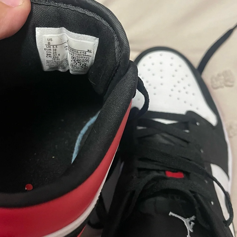 Nike Jordan 1 Low Sneakers - Picture 4 of 5